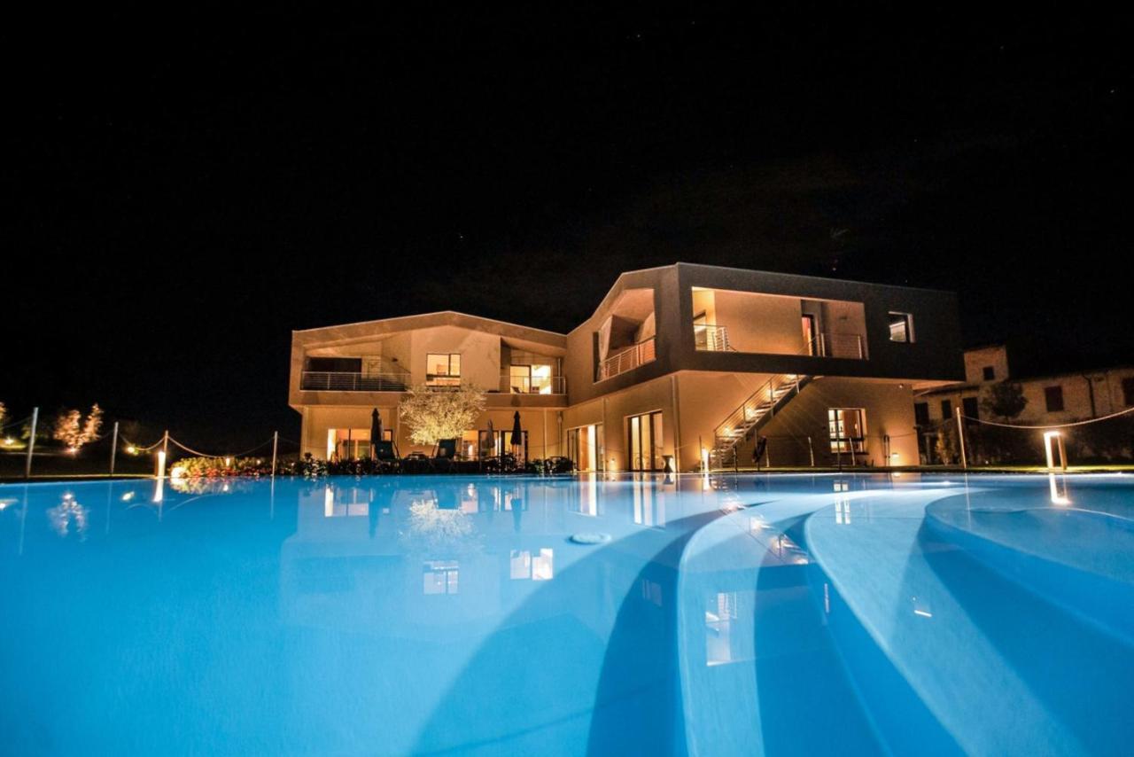 Cobue "Wine Resort & Spa" Pozzolengo Buitenkant foto