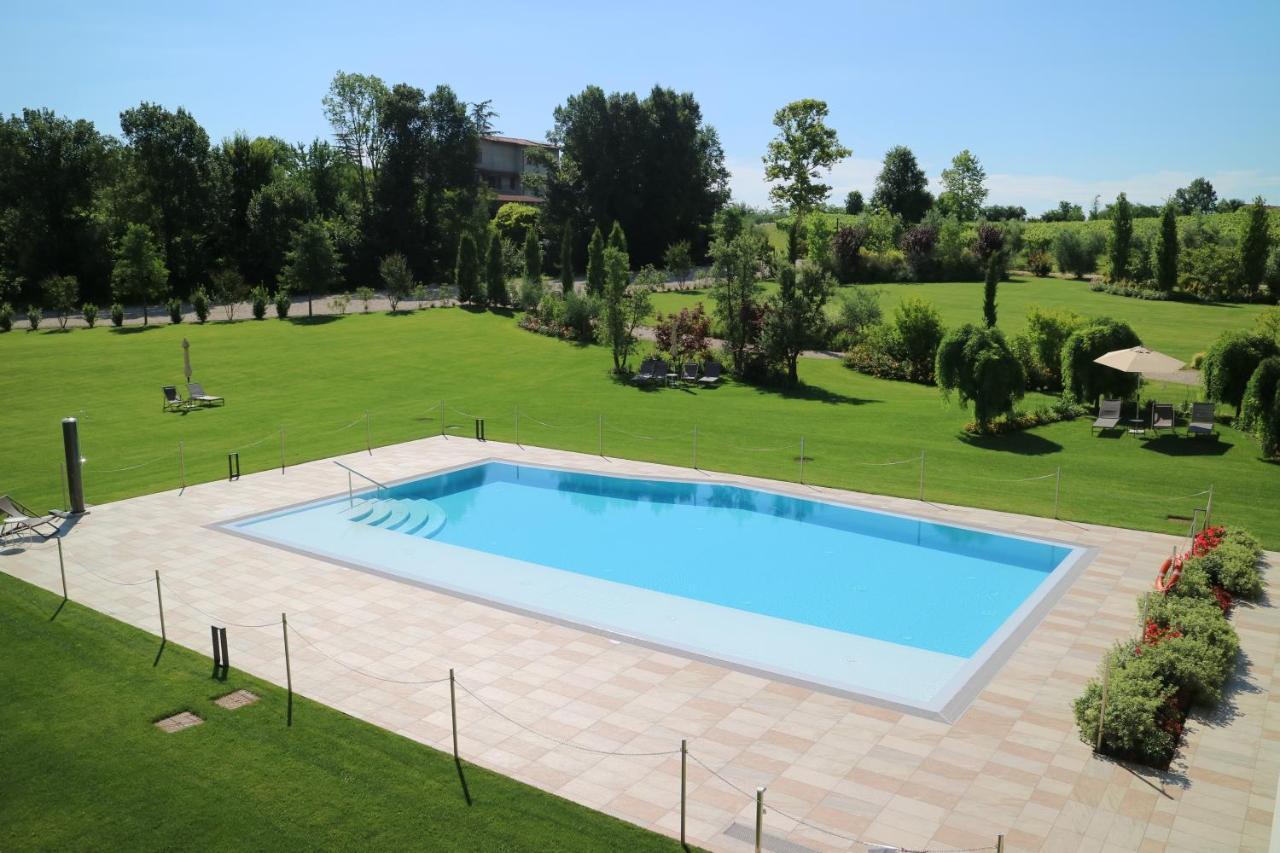 Cobue "Wine Resort & Spa" Pozzolengo Buitenkant foto