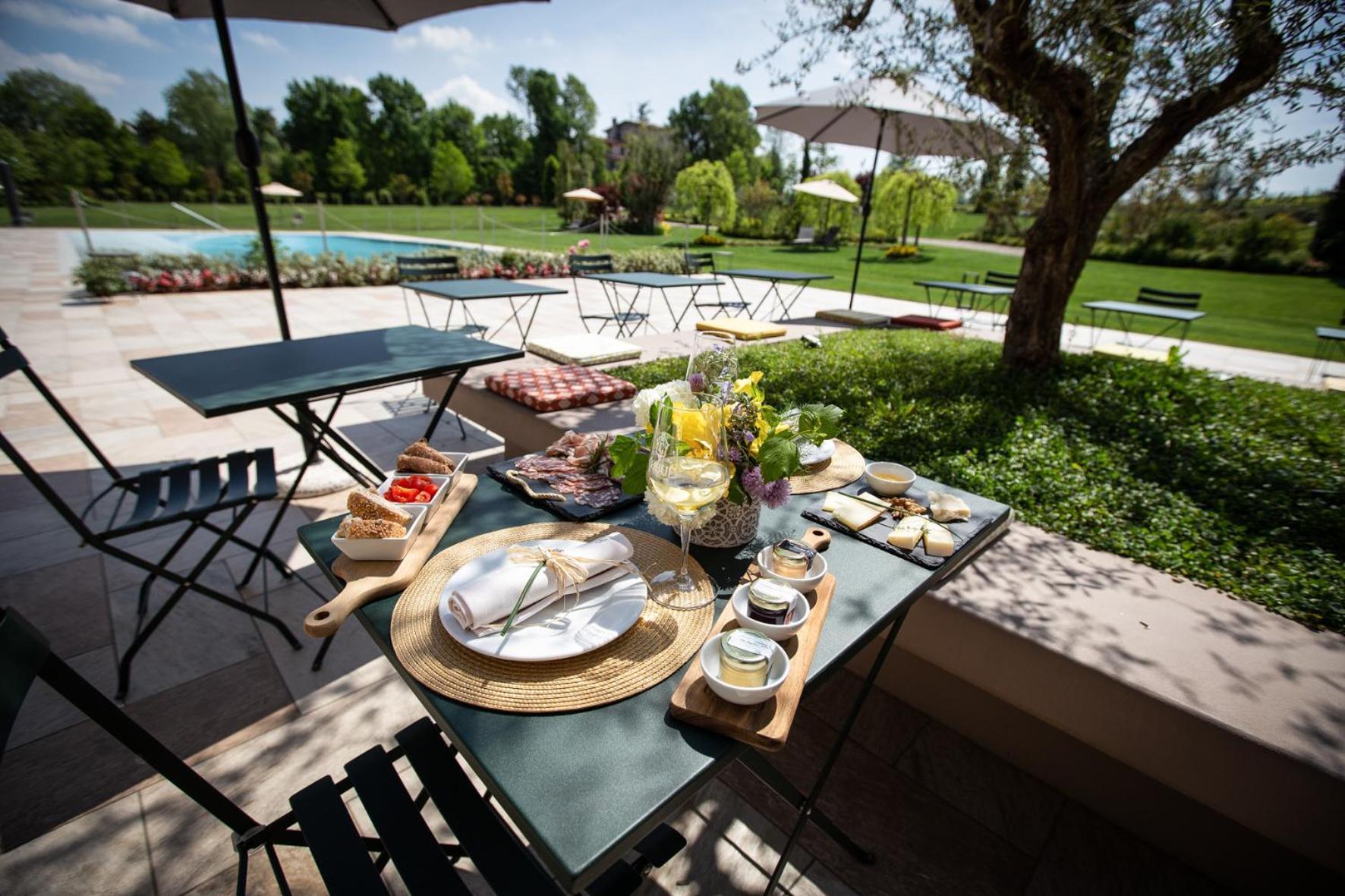 Cobue "Wine Resort & Spa" Pozzolengo Buitenkant foto
